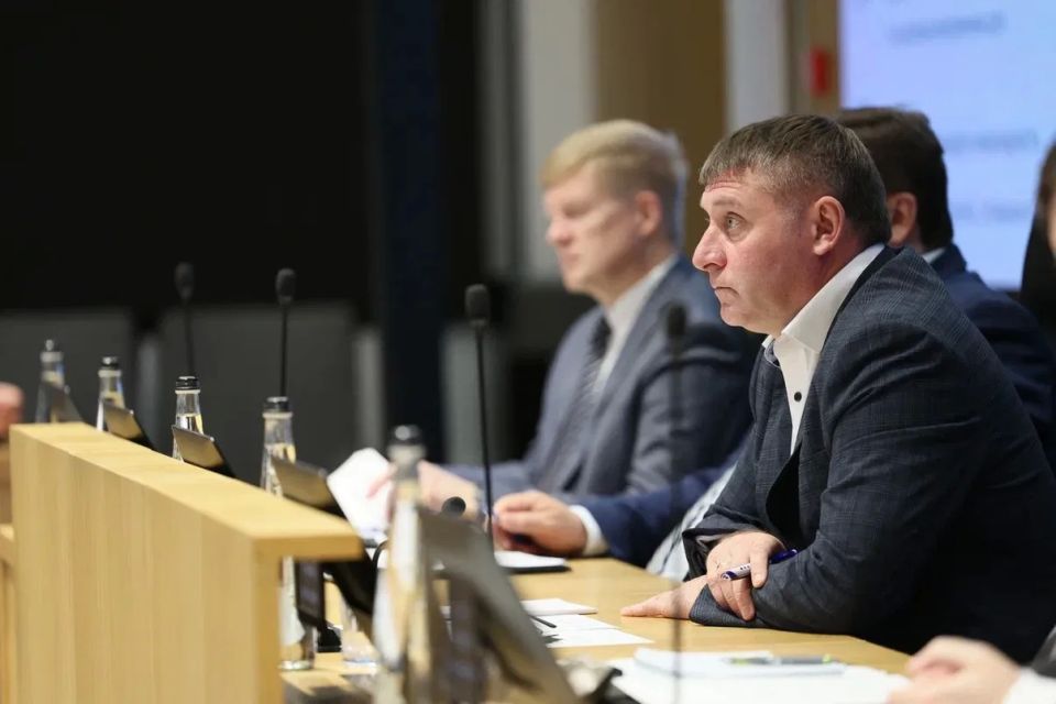 Юрий Клепиков: Сегодня в ходе еженедельного рабочего совещания был рассмотрен ряд важных вопросов Юрий Клепиков: Сегодня в ходе еженедельного рабочего совещания был рассмотрен ряд важных вопросов