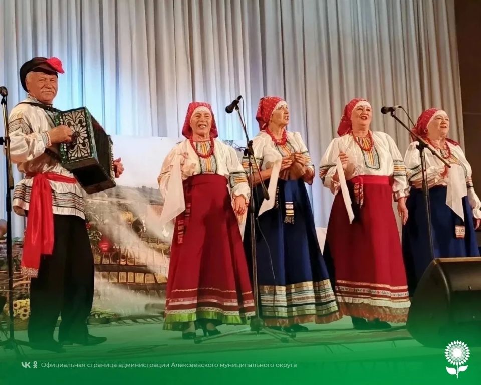 В селе Советское прошел межрегиональный фестиваль «Молочные реки — песенные берега»! В селе Советское прошел межрегиональный фестиваль «Молочные реки — песенные берега»!