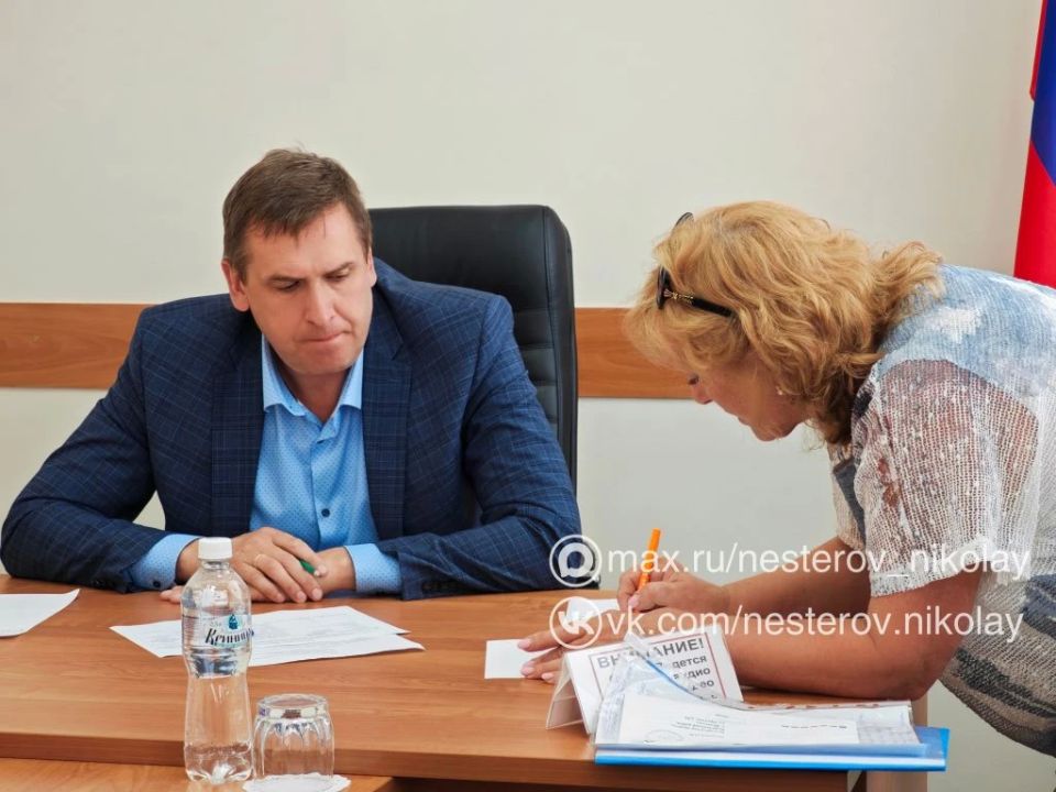 Николай Нестеров: Министр автомобильных дорог и транспорта Белгородской области Сергей Викторович Евтушенко провёл в нашем округе личный приём граждан Николай Нестеров: Министр автомобильных дорог и транспорта Белгородской области Сергей Викторович Евтушенко провёл в нашем округе личный приём граждан