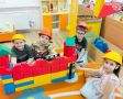 В детских садах округа стартовала серия увлекательных занятий, посвящённых знакомству малышей с одной из самых созидательных профессий — строителем