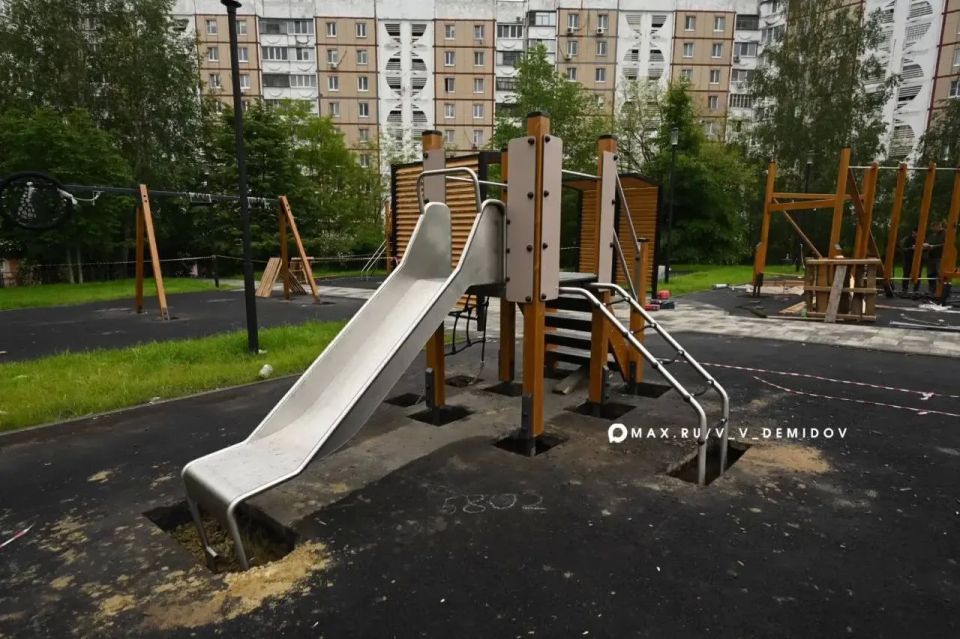 В Белгороде в сквере Комсомольский завершают второй этап благоустройства В Белгороде в сквере Комсомольский завершают второй этап благоустройства