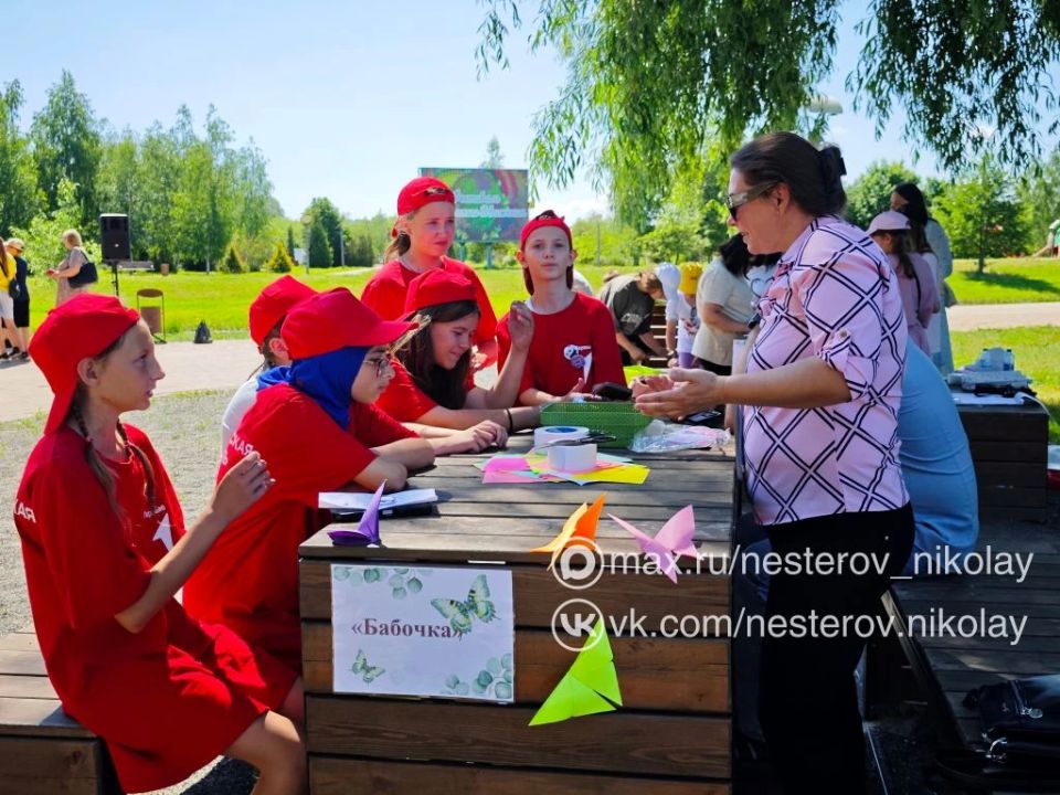 Николай Нестеров: Сегодня в парке «Молодёжный» прошёл Фестиваль Юннатского движения, который собрал вместе юных натуралистов Корочанского округа, их наставников и учителей Николай Нестеров: Сегодня в парке «Молодёжный» прошёл Фестиваль Юннатского движения, который собрал вместе юных натуралистов Корочанского округа, их наставников и учителей