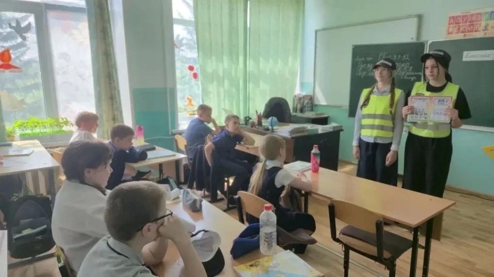 Олег Медведев: В рамках проведения «Недели безопасности», акции мои «Безопасные каникулы» в образовательных организациях нашего округа прошёл комплекс профилактических мероприятий, направленных на формирование у детей и... Олег Медведев: В рамках проведения «Недели безопасности», акции мои «Безопасные каникулы» в образовательных организациях нашего округа прошёл комплекс профилактических мероприятий, направленных на формирование у детей и...