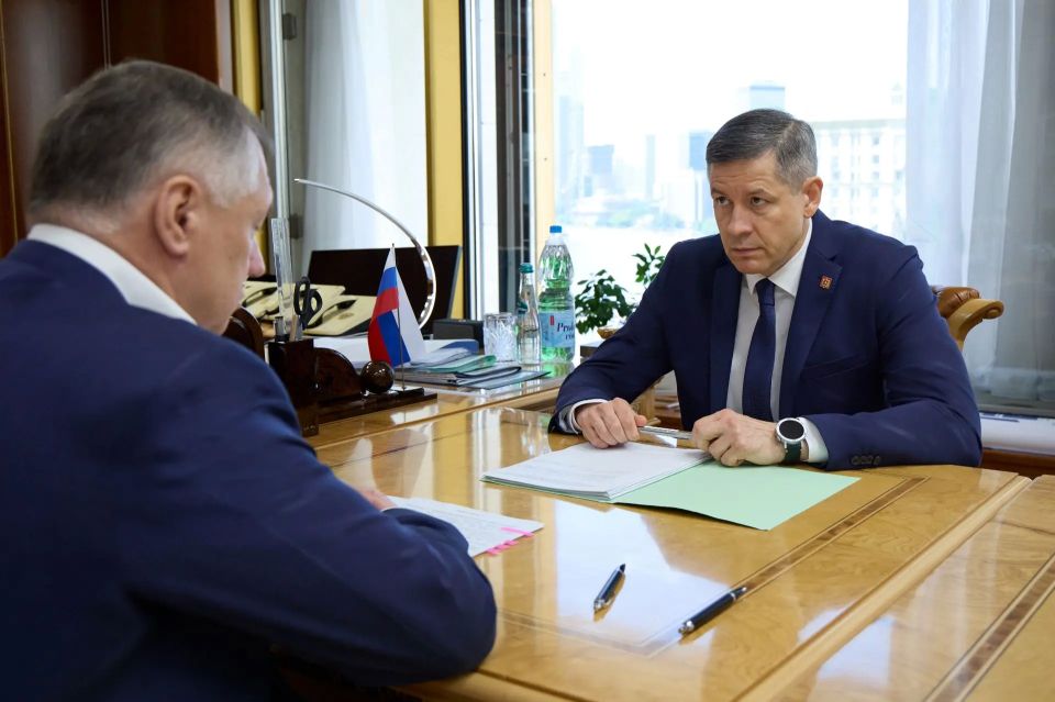 Марат Хуснуллин: Также провел рабочую встречу с врио губернатора Брянской области Егором Викторовичем Ковальчуком Марат Хуснуллин: Также провел рабочую встречу с врио губернатора Брянской области Егором Викторовичем Ковальчуком