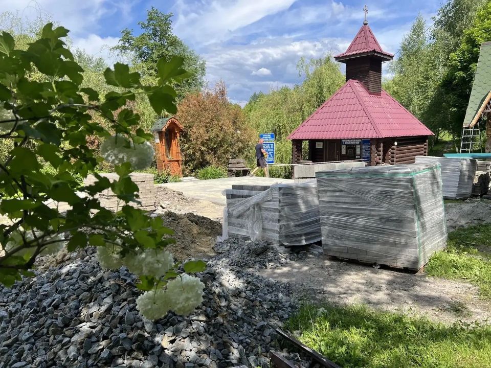В Октябрьской Готне стартовали работы по благоустройству полуторавекового родника