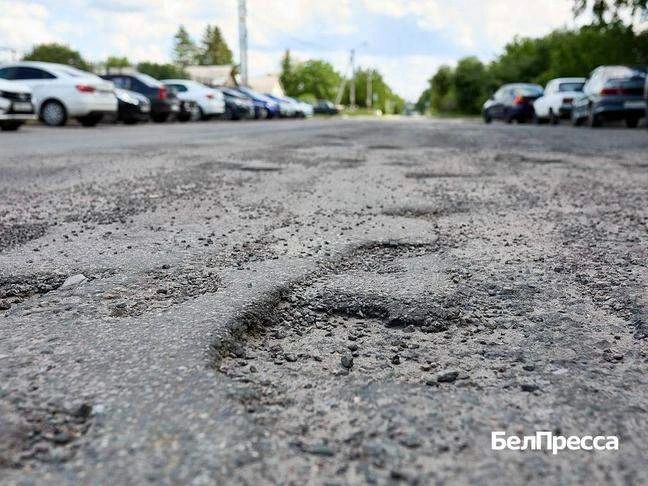 На дорогах Белгорода с начала года залатали ямы на площади более 30 «квадратов» На дорогах Белгорода с начала года залатали ямы на площади более 30 «квадратов»