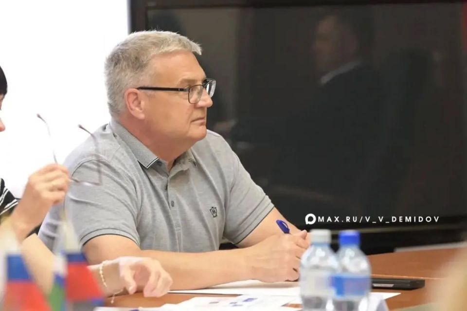 Мэр Белгорода Валентин Демидов провёл совещание по подготовке к предстоящему отопительному сезону Мэр Белгорода Валентин Демидов провёл совещание по подготовке к предстоящему отопительному сезону