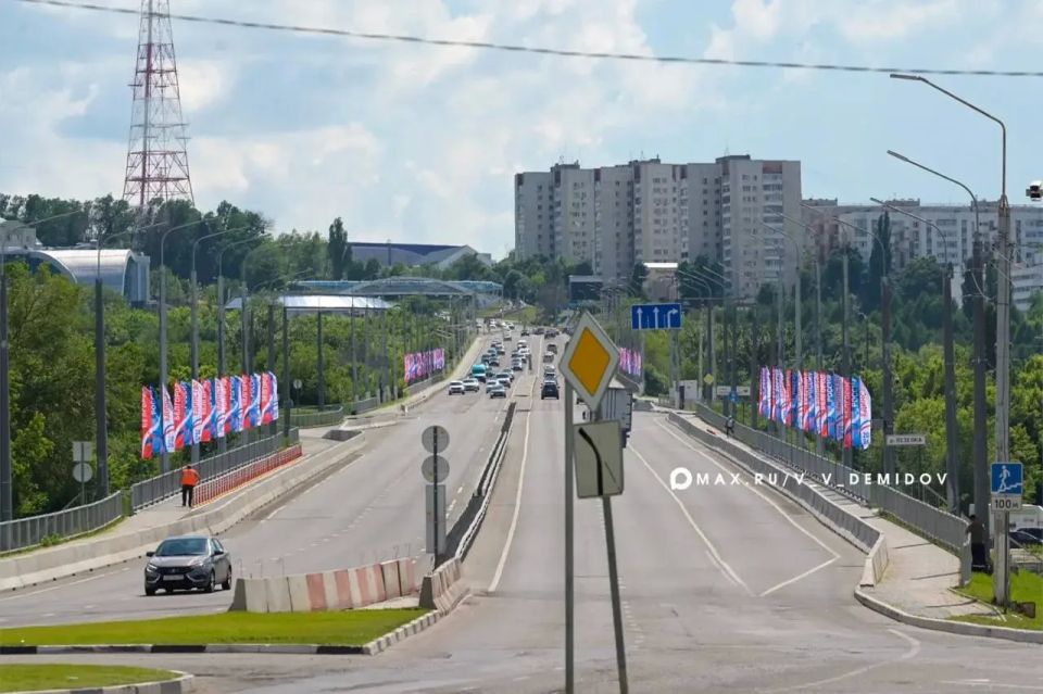 Более 500 праздничных элементов появятся в Белгороде ко Дню России Более 500 праздничных элементов появятся в Белгороде ко Дню России