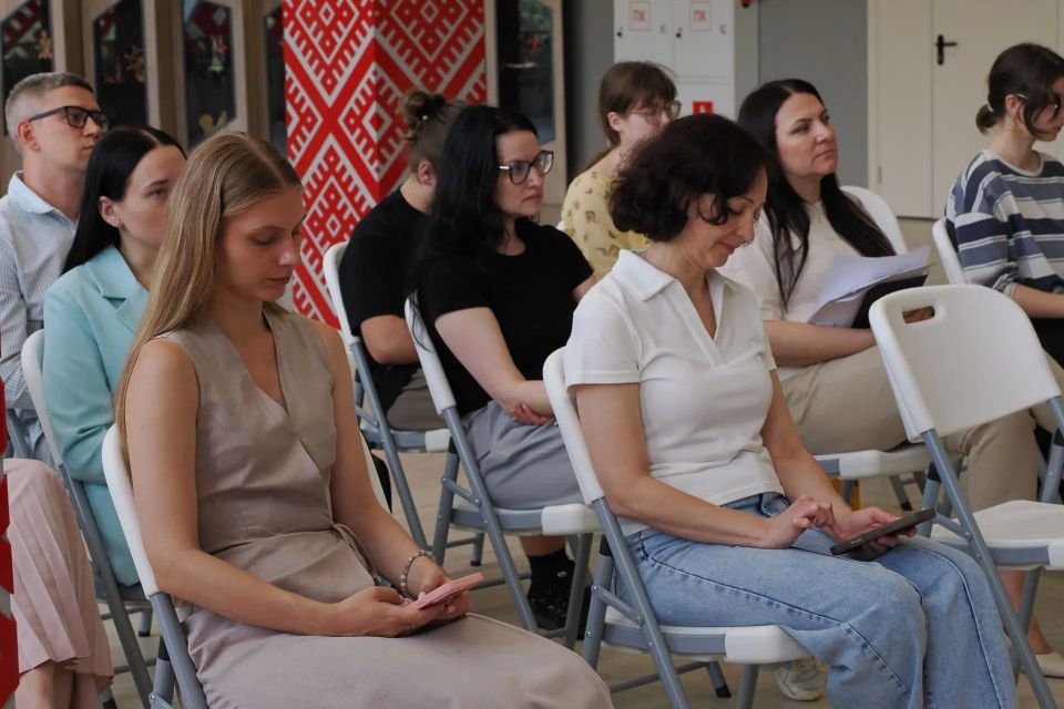 В Белгородском государственном центре народного творчества состоялась пресс-конференция, посвящённая запуску нового масштабного проекта «Большие Белгородские гастроли», приуроченного к Году единства народов России В Белгородском государственном центре народного творчества состоялась пресс-конференция, посвящённая запуску нового масштабного проекта «Большие Белгородские гастроли», приуроченного к Году единства народов России