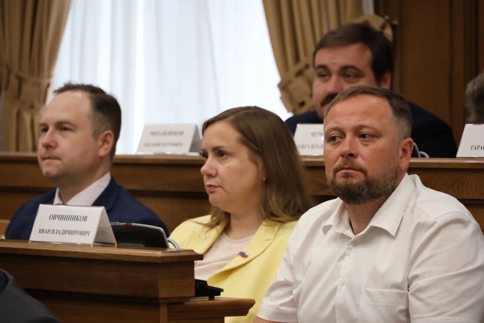 Юрий Клепиков: Также в ходе сегодняшнего заседания в соответствие федеральным нормам некоторые законы области Юрий Клепиков: Также в ходе сегодняшнего заседания в соответствие федеральным нормам некоторые законы области