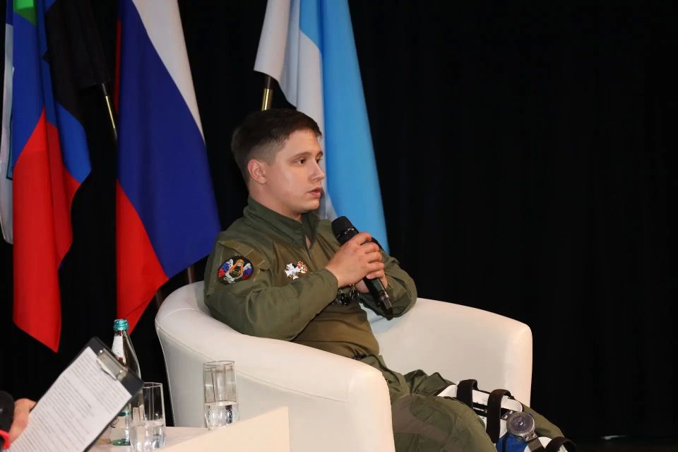 В преддверии Дня России в музее-диораме состоялась встреча в рамках Всероссийского проекта «Диалоги с героями» В преддверии Дня России в музее-диораме состоялась встреча в рамках Всероссийского проекта «Диалоги с героями»