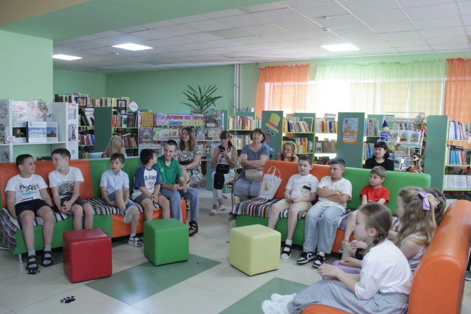 Лето начинается с книги! В библиотеке стартовала программа летних чтений «Юбилейное БиблиоЛето» Лето начинается с книги! В библиотеке стартовала программа летних чтений «Юбилейное БиблиоЛето»