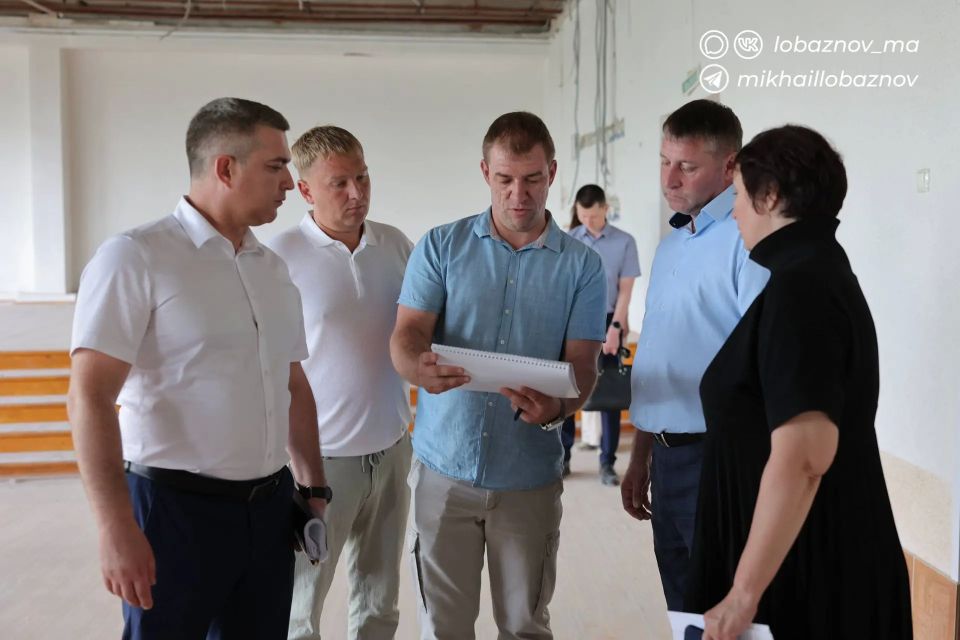 Михаил Лобазнов: Сегодня вместе с временно исполняющим обязанности губернатора Белгородской области Александром Михайловичем Шуваевым посетили школу № 2 и Дворец культуры «Комсомолец» Михаил Лобазнов: Сегодня вместе с временно исполняющим обязанности губернатора Белгородской области Александром Михайловичем Шуваевым посетили школу № 2 и Дворец культуры «Комсомолец»