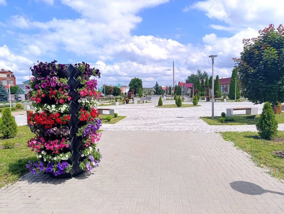 Дорогие друзья!. Примите тёплые поздравления с 35-ой годовщины образования нашего любимого Краснояружского округа! У каждого из нас есть дорогой сердцу уголок - место, где родился, провел детство и юность, вырос и вырастил... Дорогие друзья!. Примите тёплые поздравления с 35-ой годовщины образования нашего любимого Краснояружского округа! У каждого из нас есть дорогой сердцу уголок - место, где родился, провел детство и юность, вырос и вырастил...