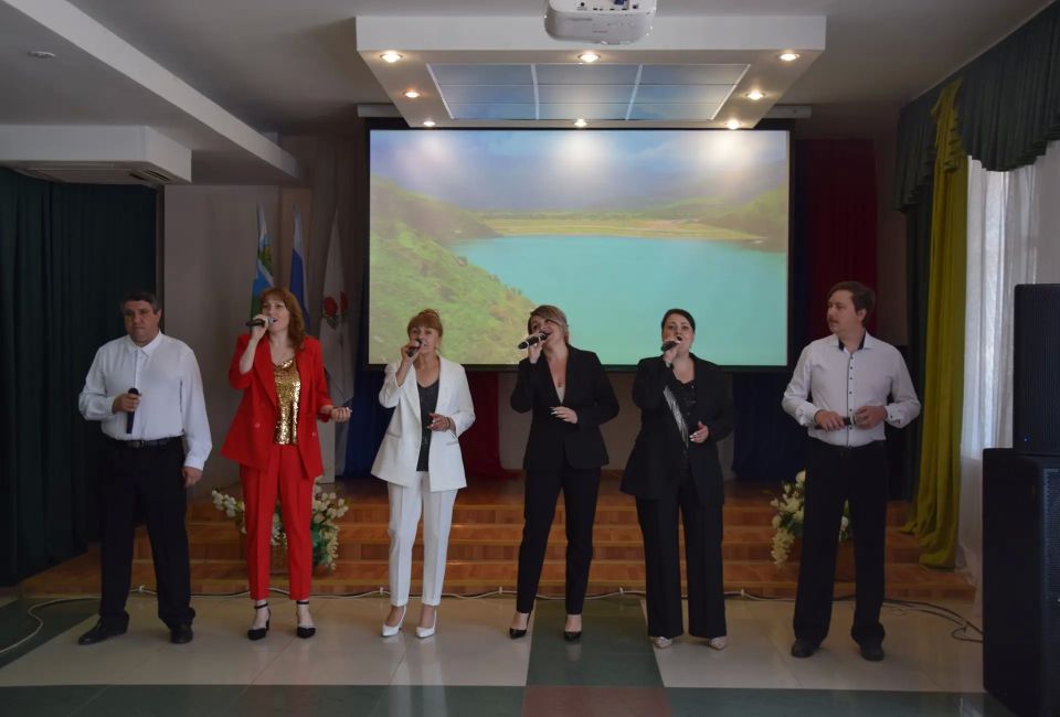 В малом зале Центра культурного развития прошло торжественное мероприятие «Моя Россия – моя судьба», посвящённое Дню России В малом зале Центра культурного развития прошло торжественное мероприятие «Моя Россия – моя судьба», посвящённое Дню России