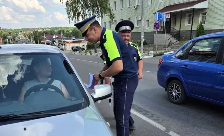 Здравствуйте. Поздравляем Вас с Днем России! Этот государственный праздник является символом национального единства и нашей общей ответственности за будущее страны В честь этого события в городе Короча сотрудники... Здравствуйте. Поздравляем Вас с Днем России! Этот государственный праздник является символом национального единства и нашей общей ответственности за будущее страны В честь этого события в городе Короча сотрудники...