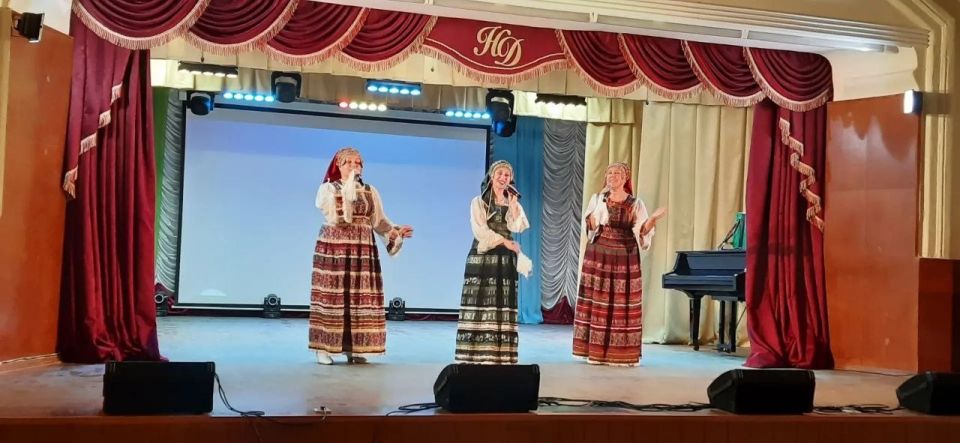 С Днём России, новооскольцы! С Днём России, новооскольцы!