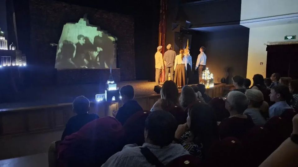 В Белгородском театре кукол прошла программа, посвящённая Дню России В Белгородском театре кукол прошла программа, посвящённая Дню России