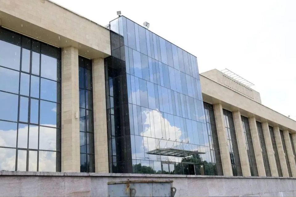 Михаил Лобазнов: Сегодня вместе с временно исполняющим обязанности губернатора Белгородской области Александром Михайловичем Шуваевым посетили школу № 2 и Дворец культуры «Комсомолец» Михаил Лобазнов: Сегодня вместе с временно исполняющим обязанности губернатора Белгородской области Александром Михайловичем Шуваевым посетили школу № 2 и Дворец культуры «Комсомолец»