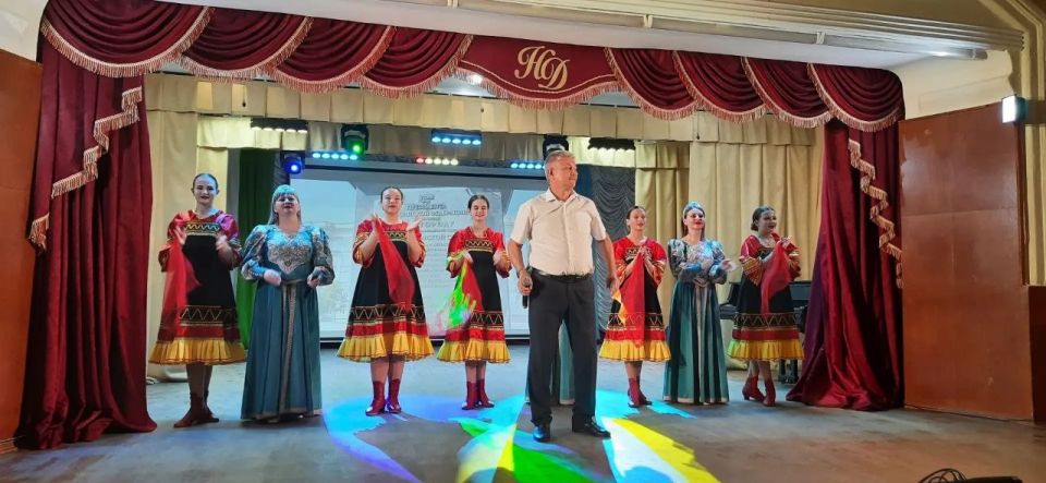 С Днём России, новооскольцы! С Днём России, новооскольцы!