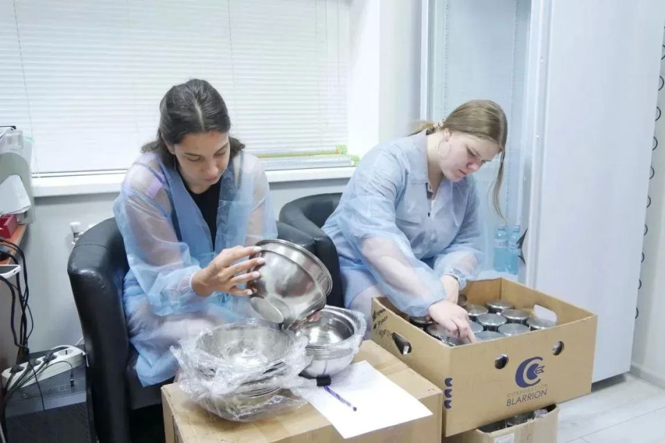 Наши школьники получают ценный опыт во время программы летнего трудоустройства, реализуемой в рамках нацпроекта «Кадры» Наши школьники получают ценный опыт во время программы летнего трудоустройства, реализуемой в рамках нацпроекта «Кадры»