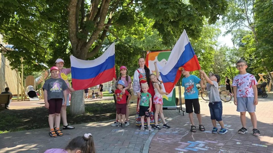 Олег Медведев: В рамках Дня России учреждения культуры Яковлевского муниципального округа с гордостью присоединились к всероссийским торжествам, организовав для наших жителей множество разнообразных и увлекательных... Олег Медведев: В рамках Дня России учреждения культуры Яковлевского муниципального округа с гордостью присоединились к всероссийским торжествам, организовав для наших жителей множество разнообразных и увлекательных...