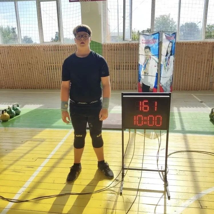 11 июня прошло Первенство Белгородской области по армейскому гиревому рывку и командные эстафеты 11 июня прошло Первенство Белгородской области по армейскому гиревому рывку и командные эстафеты