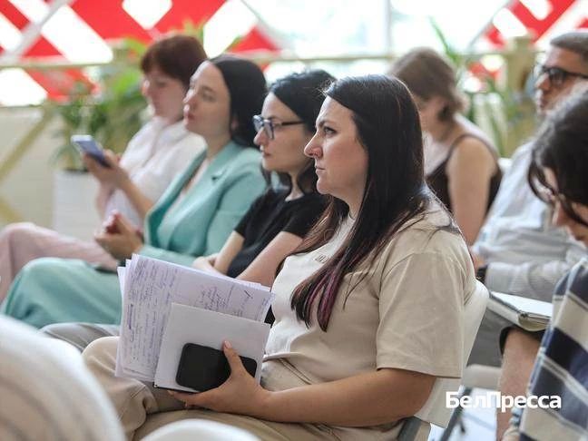 Лучшие белгородские творческие коллективы отправятся на гастроли по региону Лучшие белгородские творческие коллективы отправятся на гастроли по региону
