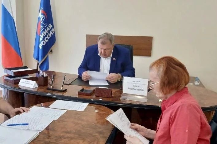 Депутаты помогают жителям муниципалитетов Депутаты помогают жителям муниципалитетов