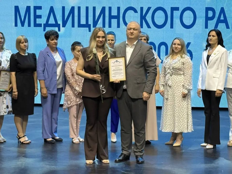 Андрей Иконников: Поздравил сотрудников Белгородской областной клинической больницы Святителя Иоасафа с Днем медицинского работника Андрей Иконников: Поздравил сотрудников Белгородской областной клинической больницы Святителя Иоасафа с Днем медицинского работника