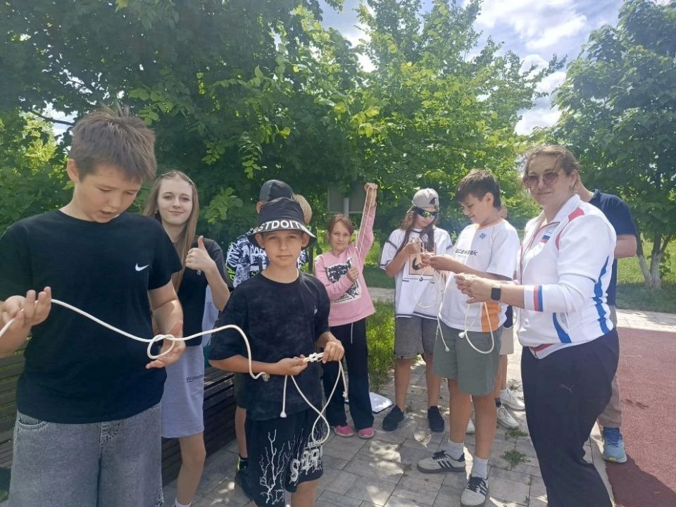 На спортивной площадке «Зарница», ставшей настоящим украшением Парка Победителей, благоустроенного в рамках федерального проекта «Формирование комфортной городской среды» нацпроекта «Инфраструктура для жизни», прошла... На спортивной площадке «Зарница», ставшей настоящим украшением Парка Победителей, благоустроенного в рамках федерального проекта «Формирование комфортной городской среды» нацпроекта «Инфраструктура для жизни», прошла...