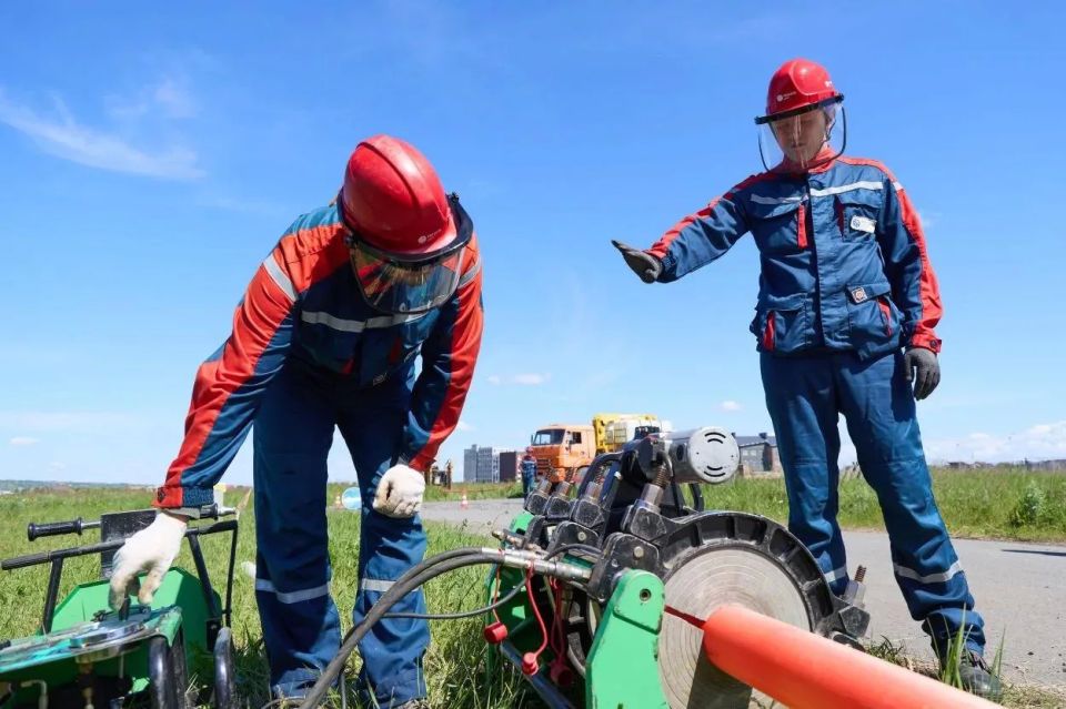 Белгородские энергетики подключили к сетям строящийся храм в Новосадовом Белгородские энергетики подключили к сетям строящийся храм в Новосадовом