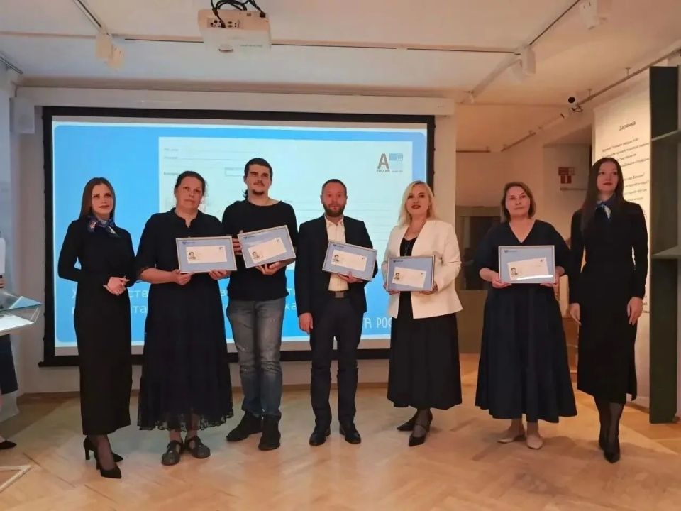 В честь 100-летия белгородского поэта Виталия Буханова выпущен специальный почтовый конверт В честь 100-летия белгородского поэта Виталия Буханова выпущен специальный почтовый конверт