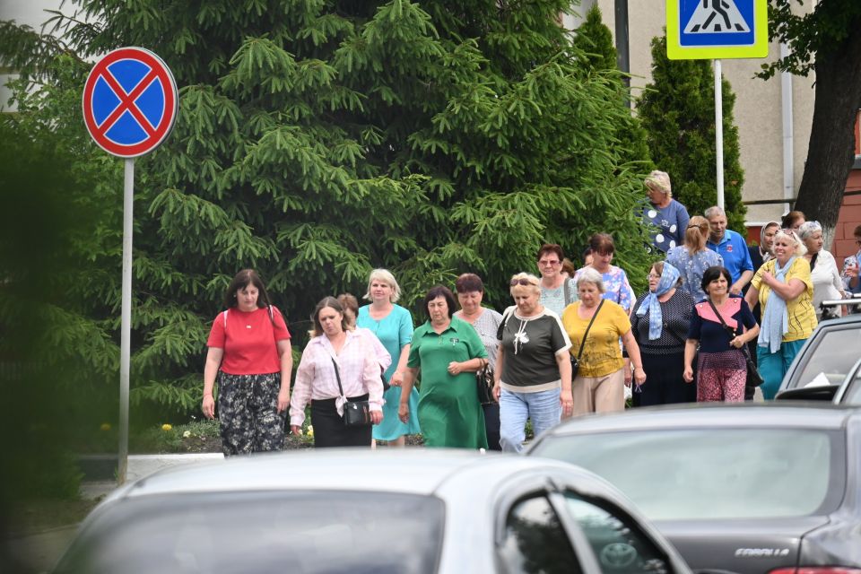 Дорогие земляки!. Сегодня был понастоящему тёплый и вдохновляющий день на Чернянской земле! Мы с радостью приняли у себя семьи участников специальной военной операции из соседнего Красногвардейского округа в рамках проекта... Дорогие земляки!. Сегодня был понастоящему тёплый и вдохновляющий день на Чернянской земле! Мы с радостью приняли у себя семьи участников специальной военной операции из соседнего Красногвардейского округа в рамках проекта...