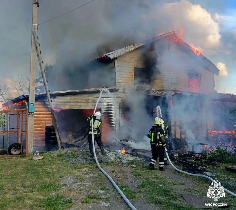 За прошедшие сутки на территории региона зарегистрировано 6 пожаров, 2 из которых произошли в жилье За прошедшие сутки на территории региона зарегистрировано 6 пожаров, 2 из которых произошли в жилье