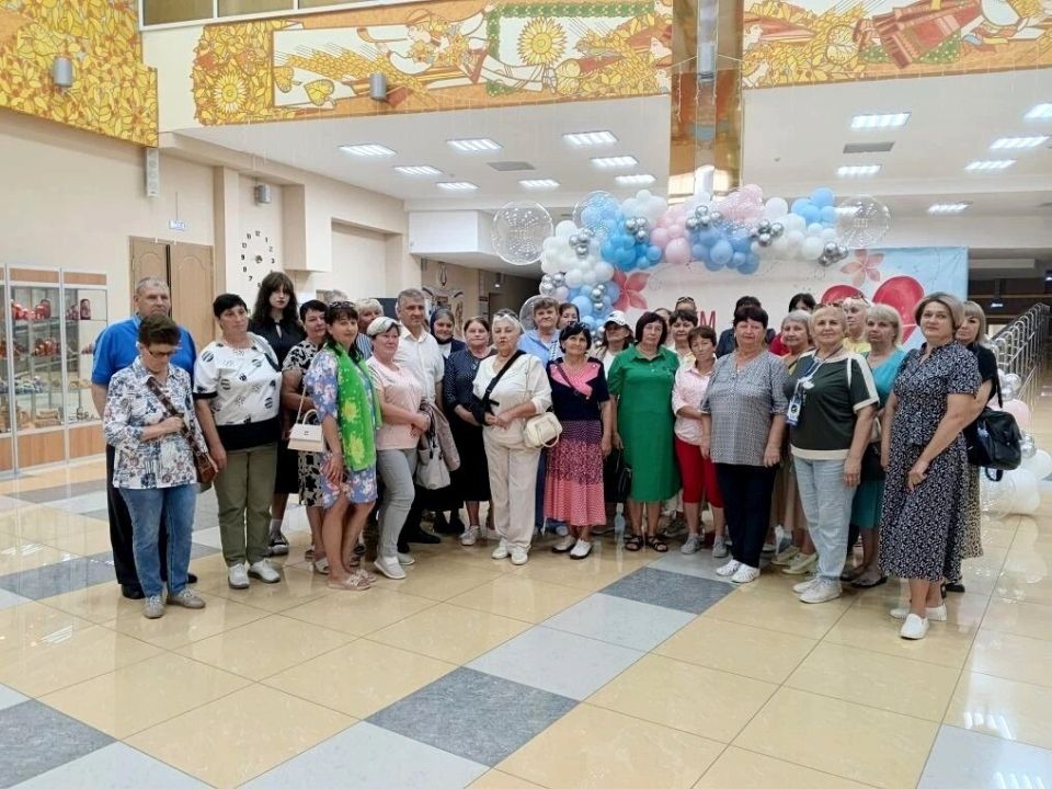 Дорогие земляки!. Сегодня был понастоящему тёплый и вдохновляющий день на Чернянской земле! Мы с радостью приняли у себя семьи участников специальной военной операции из соседнего Красногвардейского округа в рамках проекта... Дорогие земляки!. Сегодня был понастоящему тёплый и вдохновляющий день на Чернянской земле! Мы с радостью приняли у себя семьи участников специальной военной операции из соседнего Красногвардейского округа в рамках проекта...