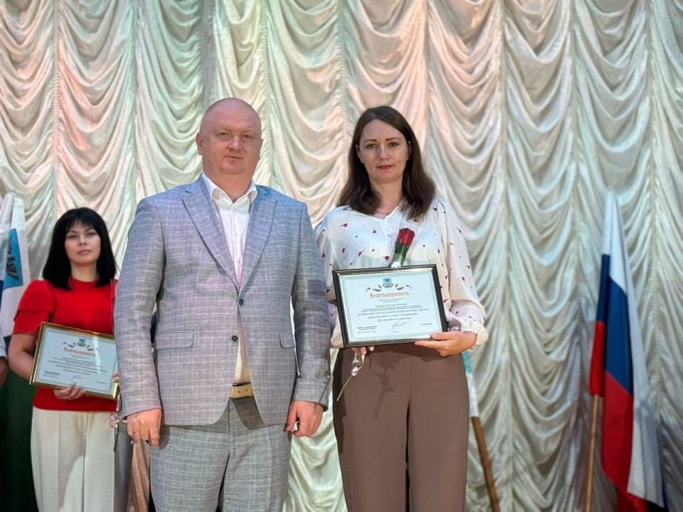Андрей Иконников: Рабочий день начал с поздравления наших сотрудников поселка Борисовки и города Грайворона, а также санатория «Красиво» Андрей Иконников: Рабочий день начал с поздравления наших сотрудников поселка Борисовки и города Грайворона, а также санатория «Красиво»