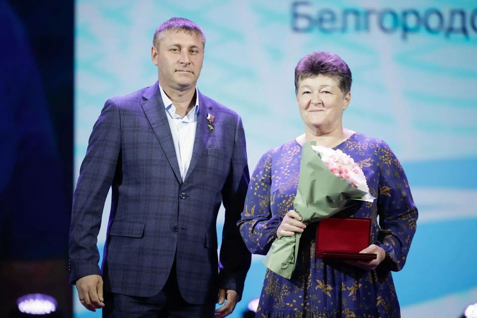 Андрей Гриднев: Врио Губернатора Белгородской области Александр Шуваев вручил заслуженные награды лучшим специалистам в сфере здравоохранения Андрей Гриднев: Врио Губернатора Белгородской области Александр Шуваев вручил заслуженные награды лучшим специалистам в сфере здравоохранения