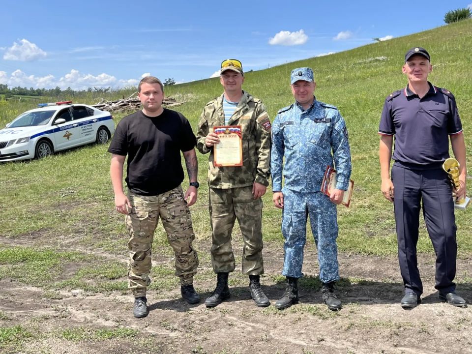 Белгородские полицейские померялись силами на чемпионатах по служебному биатлону и стрельбе из боевого ручного стрелкового оружия Белгородские полицейские померялись силами на чемпионатах по служебному биатлону и стрельбе из боевого ручного стрелкового оружия