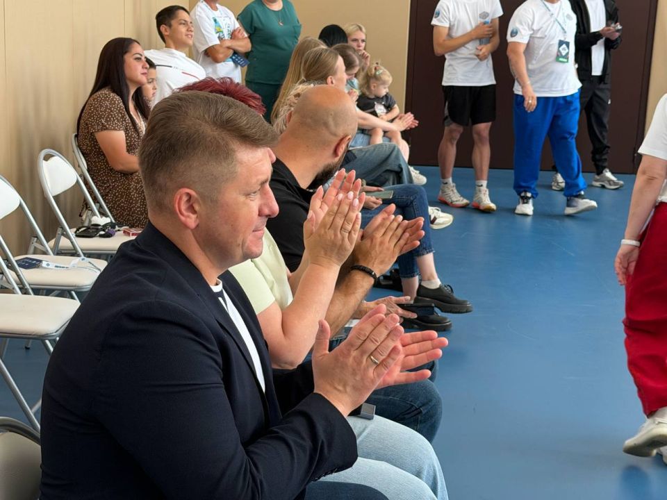 Валентин Демидов: Приехал поболеть за наших ветеранов СВО — участников регионального спортивного мероприятия «Кубок Защитников Отечества» Валентин Демидов: Приехал поболеть за наших ветеранов СВО — участников регионального спортивного мероприятия «Кубок Защитников Отечества»