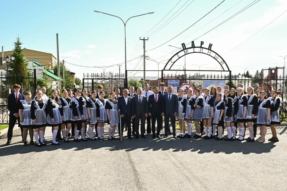 Александр Моор поздравил Омутинский округ с 95-летием Александр Моор поздравил Омутинский округ с 95-летием