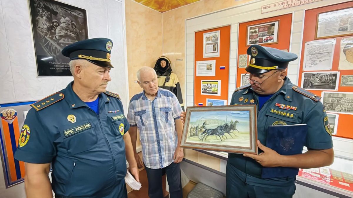 Ветераны пожарной охраны почтили память погибших в преддверии Дня памяти и скорби Ветераны пожарной охраны почтили память погибших в преддверии Дня памяти и скорби