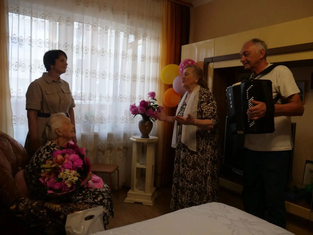Татьяна Круглякова: Жительнице Дубового Анне Васильевне Синяковой исполнилось сто лет Татьяна Круглякова: Жительнице Дубового Анне Васильевне Синяковой исполнилось сто лет