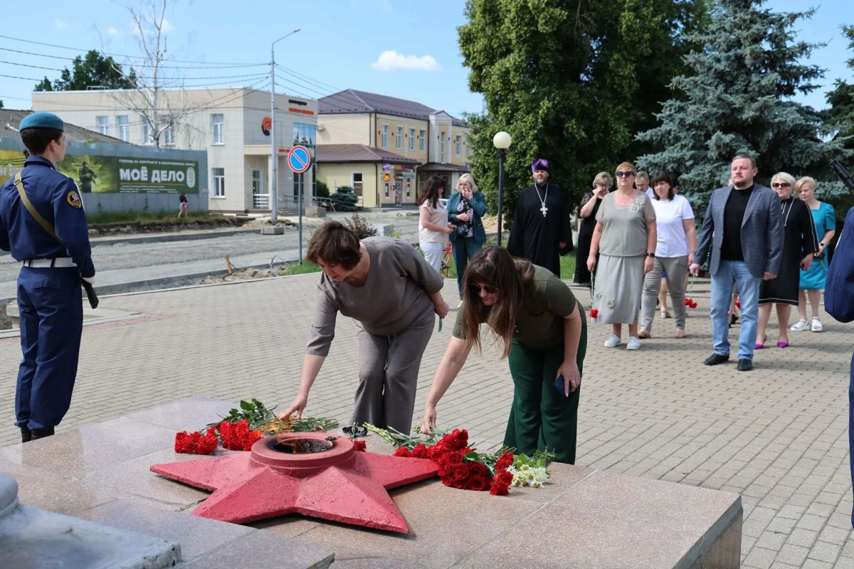 Сегодня, 22 июня, мы вспоминаем одну из самых трагических дат в истории нашей страны — 85-ю годовщину начала Великой Отечественной войны Сегодня, 22 июня, мы вспоминаем одну из самых трагических дат в истории нашей страны — 85-ю годовщину начала Великой Отечественной войны