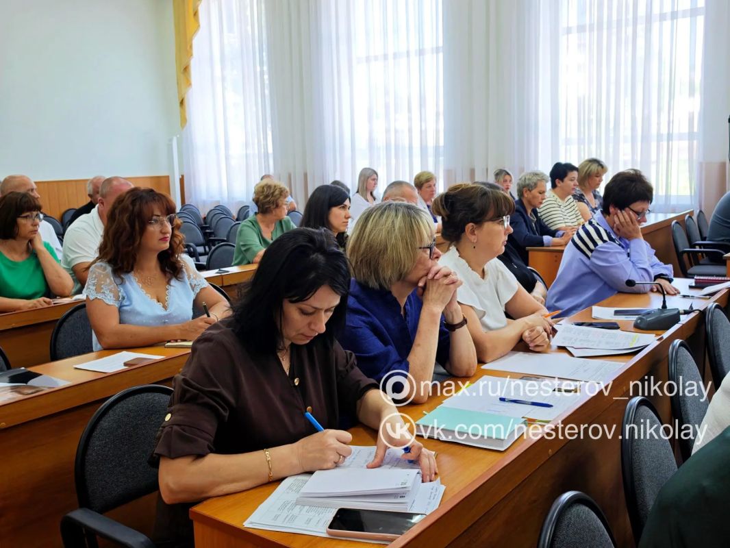 Николай Нестеров: Провёл еженедельное рабочее совещание со своими заместителями, руководителями территориальных администраций и структурных подразделений Николай Нестеров: Провёл еженедельное рабочее совещание со своими заместителями, руководителями территориальных администраций и структурных подразделений