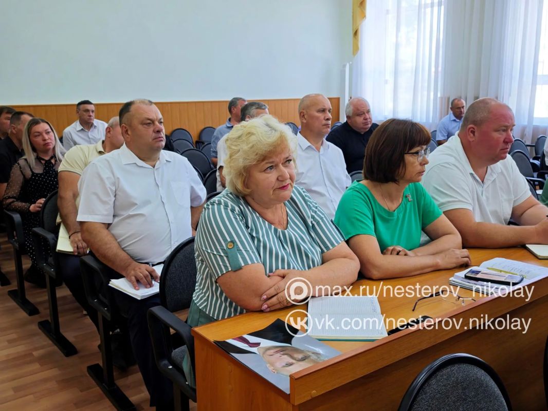 Николай Нестеров: Провёл еженедельное рабочее совещание со своими заместителями, руководителями территориальных администраций и структурных подразделений Николай Нестеров: Провёл еженедельное рабочее совещание со своими заместителями, руководителями территориальных администраций и структурных подразделений