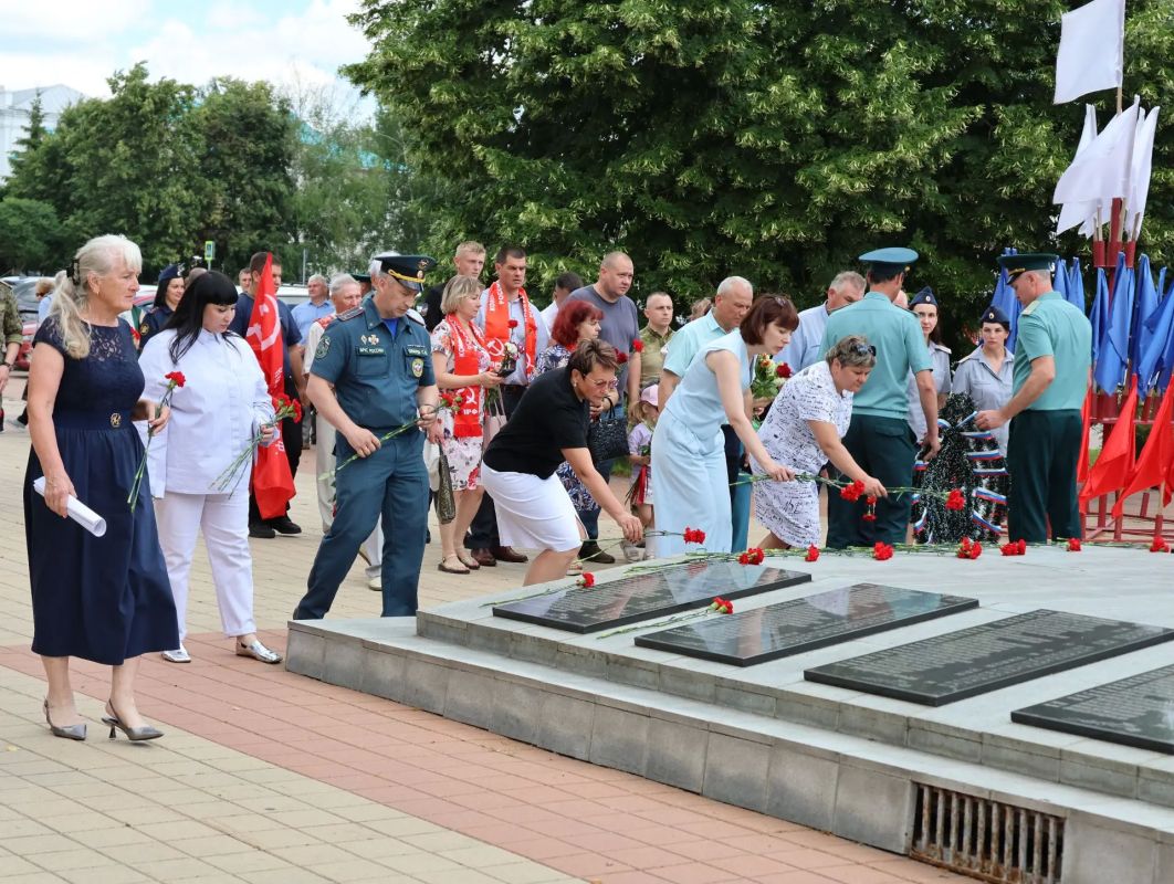 Алексей Дыбов: В Валуйском округе почтили память погибших в День памяти и скорби Алексей Дыбов: В Валуйском округе почтили память погибших в День памяти и скорби