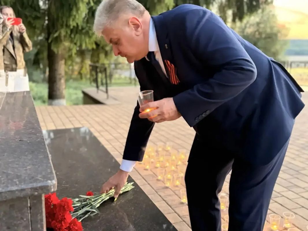 Сегодня мы склоняем головы в День памяти и скорби Сегодня мы склоняем головы в День памяти и скорби