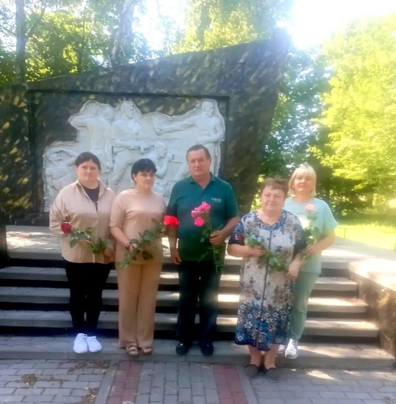 День памяти и скорби: в сёлах Грайворонского округа возложили цветы День памяти и скорби: в сёлах Грайворонского округа возложили цветы
