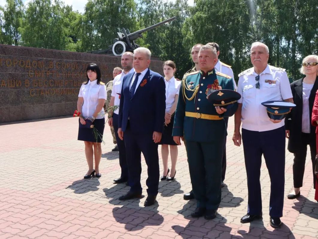 В Белгородской области сотрудники регионального управления СК России приняли участие в церемонии захоронения останков бойцов Красной Армии В Белгородской области сотрудники регионального управления СК России приняли участие в церемонии захоронения останков бойцов Красной Армии